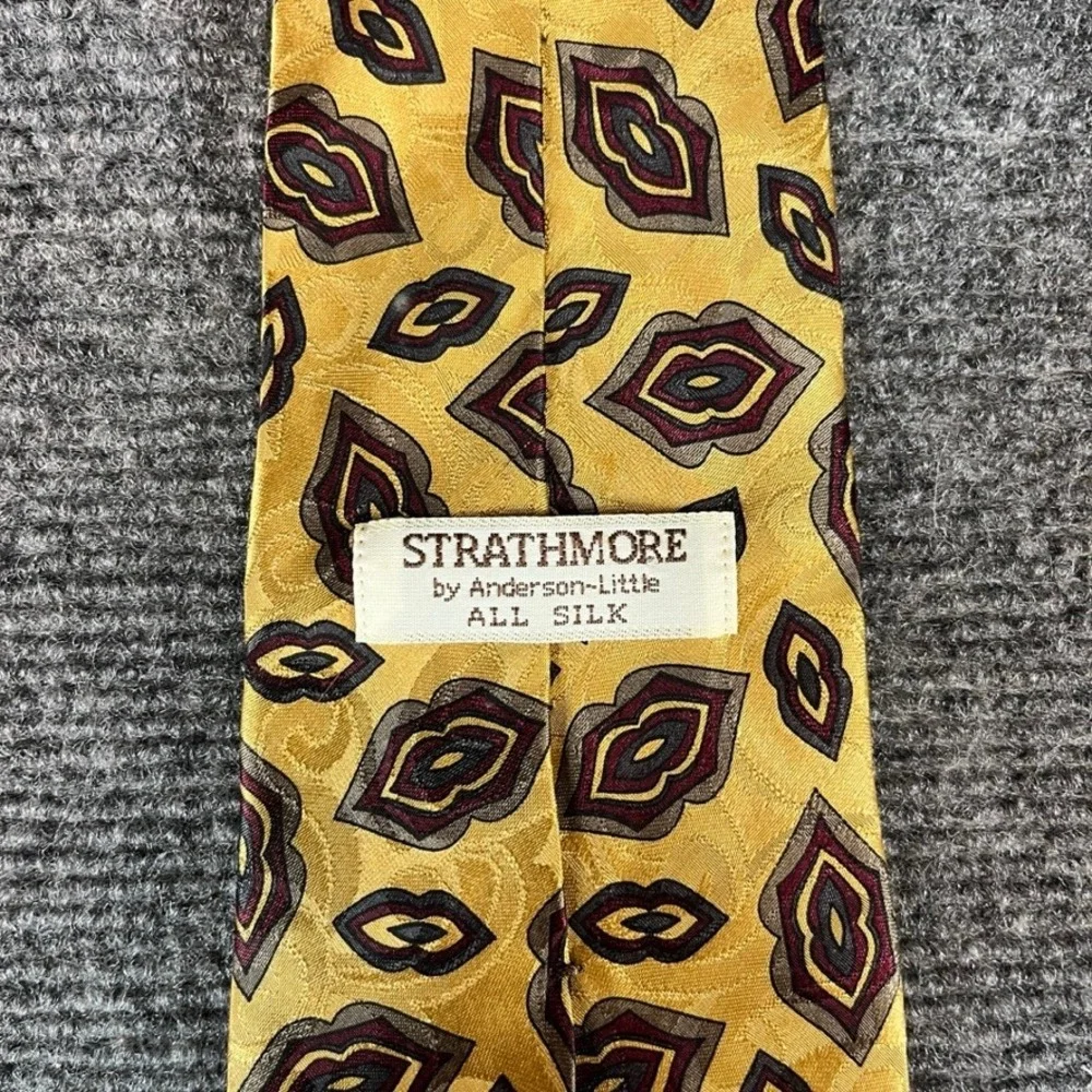 Strathmore by Anderson-Little Mens Silk Tie Yellow Geometric Diamond Burgundy